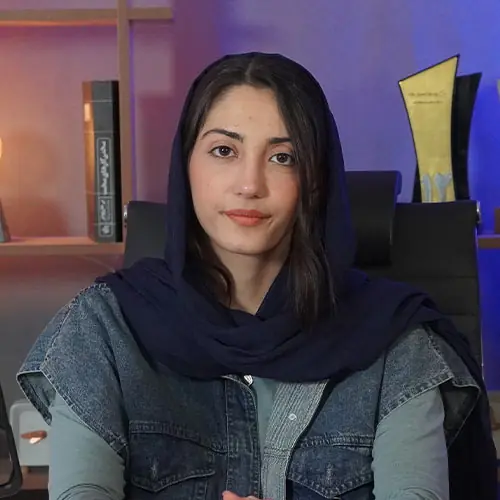 نادیا فرامرزی